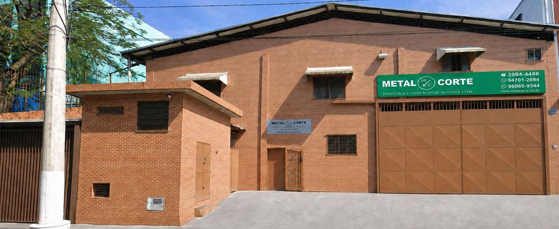 Corte e Dobra de Chapas Metálicas